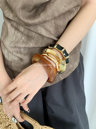 Vòng tay nữ retro thời trang với thiết kế xếp chồng ánh sáng sang trọng