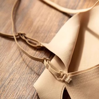 Ngực nhỏ cụ thể Cô gái trẻ nâng ngực gợi cảm lưng đẹp liền mạch Đồ lót không dây thoải mái