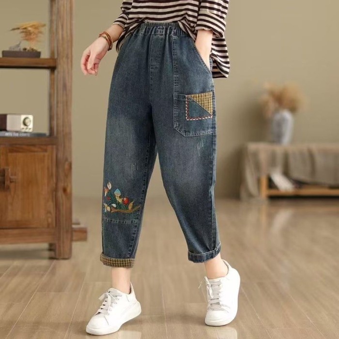 Đàn hồi thêu retro chín điểm quần jean mùa thu cao cấp bố kích thước lớn lỏng lẻo hậu cung