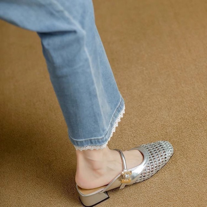 đôi sandal cao gót nhỏ mũi vuông của Pháp để mặc bên ngoài có quai một mảnh, dép mũi rỗng thích