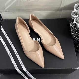 Giày đế bằng đế bằng màu đen mặt rỗng đa năng dành cho nữ Xuân Thu Phong cách mới Phong cách Phá