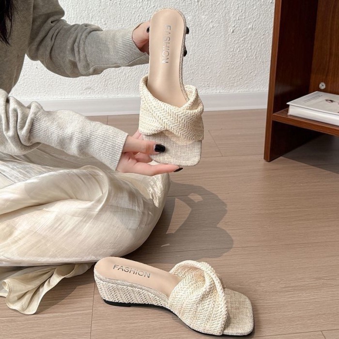 đôi dép dệt nhẹ nhàng đế dày đế dày đi biển dành cho nữ