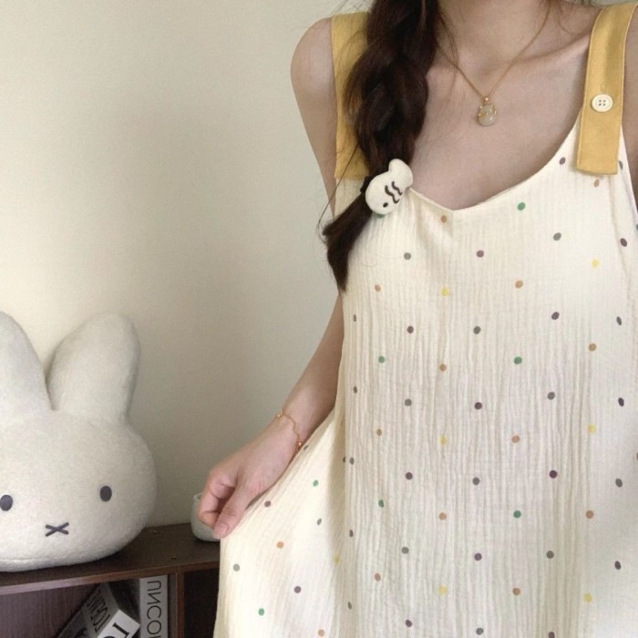 Mẫu mới có thể mặc ra ngoài với miếng đệm ngực riêng, váy ngủ có dây chấm bi nhẹ nhàng, váy n