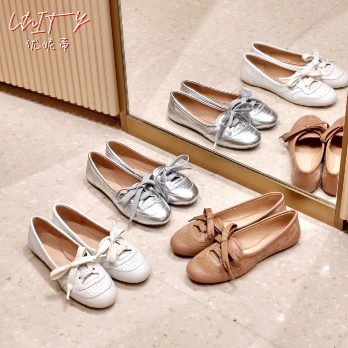 Giày Retro buộc dây mùa xuân mới rèn luyện đạo đức cho nữ đi lại thời trang thời trang đa năng G