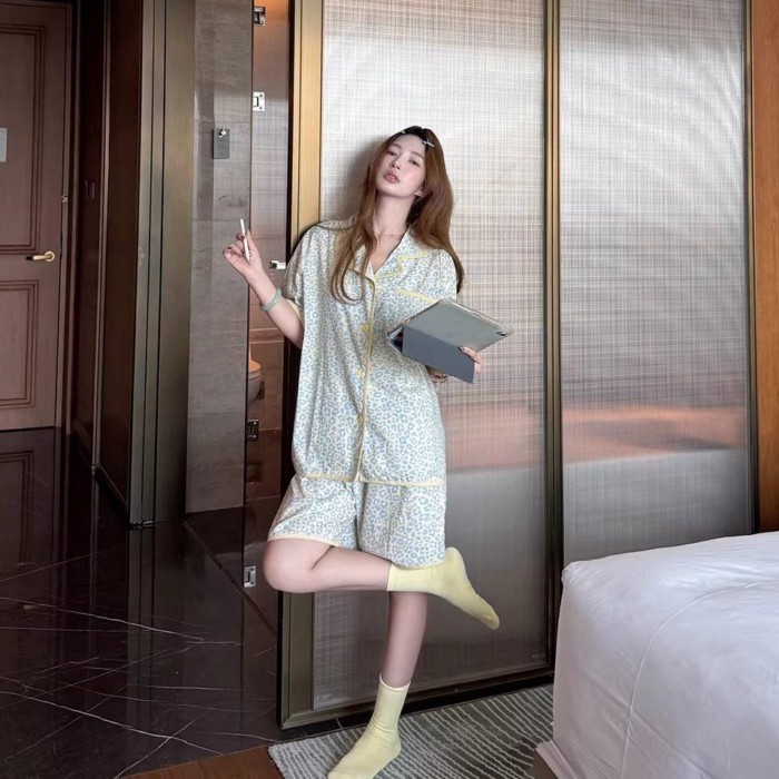 Bộ đồ ngủ họa tiết da báo ngọt ngào và mát mẻ dành cho nữ Bộ đồ ngắn tay in họa tiết da báo n