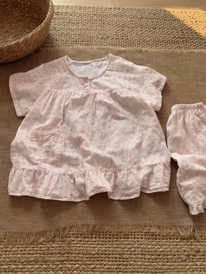 Bộ đồ ngủ cổ tròn in hoa màu hồng cho nữ có diềm xếp nếp, set quần short mặc ở nhà ngắn tay n