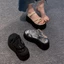 Giày sandal đế dày dành cho nữ, kiểu dáng mới cho mặc ngoài mùa hè, kiểu dáng thông dụng với