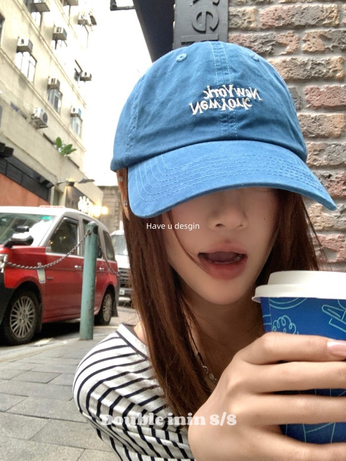 Mũ nữ mềm mại mặt nhỏ với thiết kế chữ thêu và nhiều màu sắc