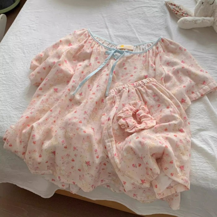 Bộ đồ ngủ ngắn tay hoa ngọt ngào phong cách mục vụ ins dành cho nữ với bộ đồ cổ tròn có dây bu