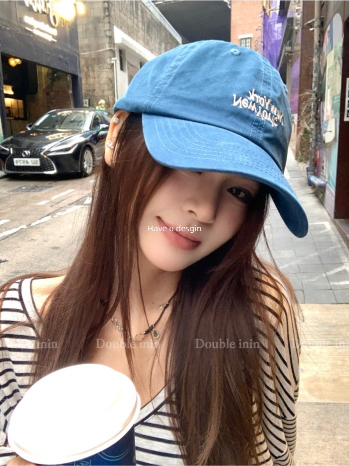 Mũ nữ mềm mại mặt nhỏ với thiết kế chữ thêu và nhiều màu sắc