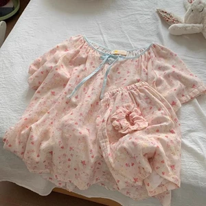 Bộ đồ ngủ ngắn tay hoa ngọt ngào phong cách mục vụ ins dành cho nữ với bộ đồ cổ tròn có dây bu