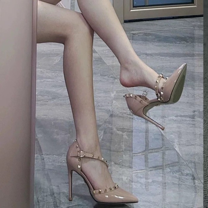 Giày cao gót đinh tán mũi nhọn, giày cao gót mũi nhọn, quai ngang một mảnh, sandal đa năng đi