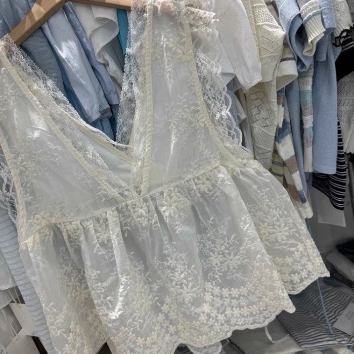 nhỏ gợi cảm hơi xuyên thấu thêu ren áo vest ren phong cách ngày lễ dành cho nữ mùa hè phong c