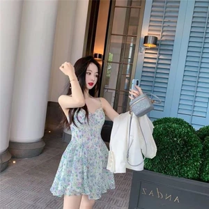 Váy hoa treo xanh, cổ chữ V tươi tắn, eo thon, váy tutu gợi cảm