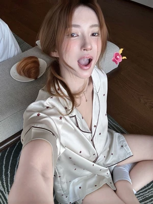 Bộ Đồ Ngủ In Hình Ngôi Sao Nữ Mỏng Cao Cấp Thoải Mái Quần Short Tay Quần Short Mặc Ở Nhà Bộ H