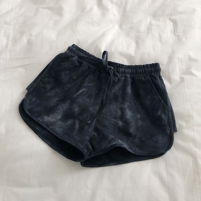 Quần ống rộng màu rộng kích thước lớn giảm béo kiểu dáng đơn giản dành cho nữ Quần short thể