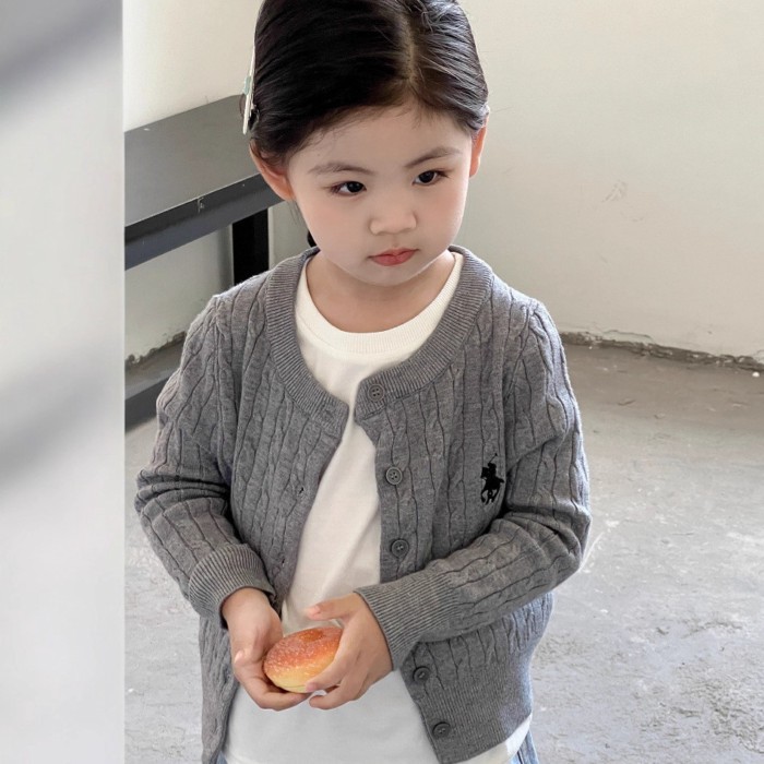 Áo len Hàn Quốc trẻ em, áo cardigan thêu xoắn mới, áo dệt kim dài tay bé gái