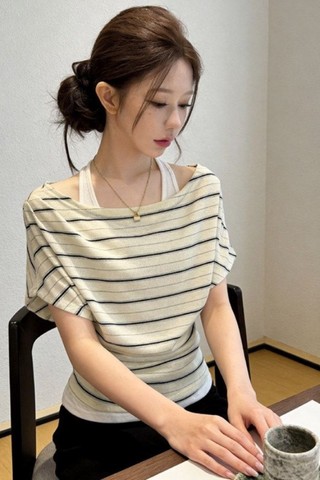 mùa xuân hè mới phong cách Hàn Quốc vai xéo ngắn tay sọc kiểu phương Tây áo thun đa năng khí chấ