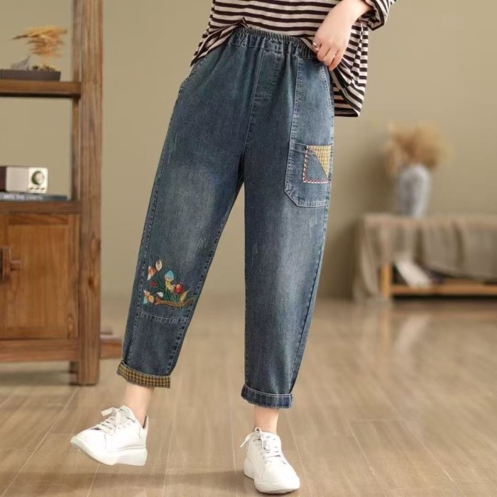 Đàn hồi thêu retro chín điểm quần jean mùa thu cao cấp bố kích thước lớn lỏng lẻo hậu cung