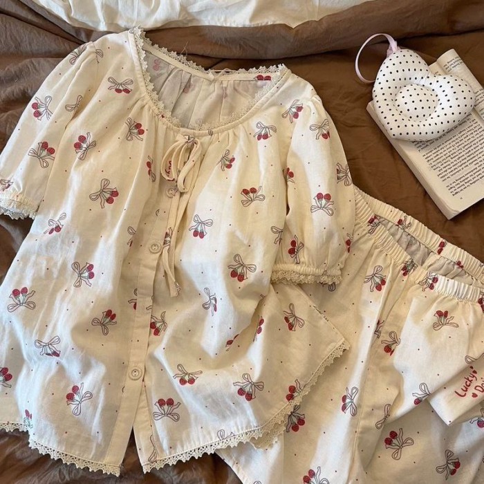 Bộ đồ ngủ , quần short cổ tròn phối ren phong cách Hàn Quốc, kiểu dáng nữ tính, có thể mặc ra