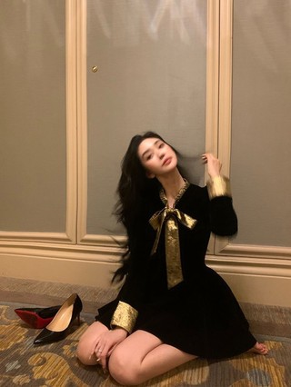 Dì Barbie Giáng Sinh Nhung Dài Tay Nữ Mùa Thu Đông Mới Sinh Nhật Đầm Pháp Hepburn Nhỏ đầm Màu Đe