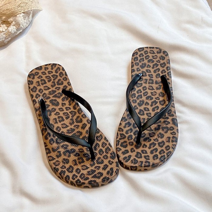 đôi dép xỏ ngón họa tiết da báo thời trang cho nữ mặc bên ngoài, sandal đi biển kiểu Mỹ mới chốn