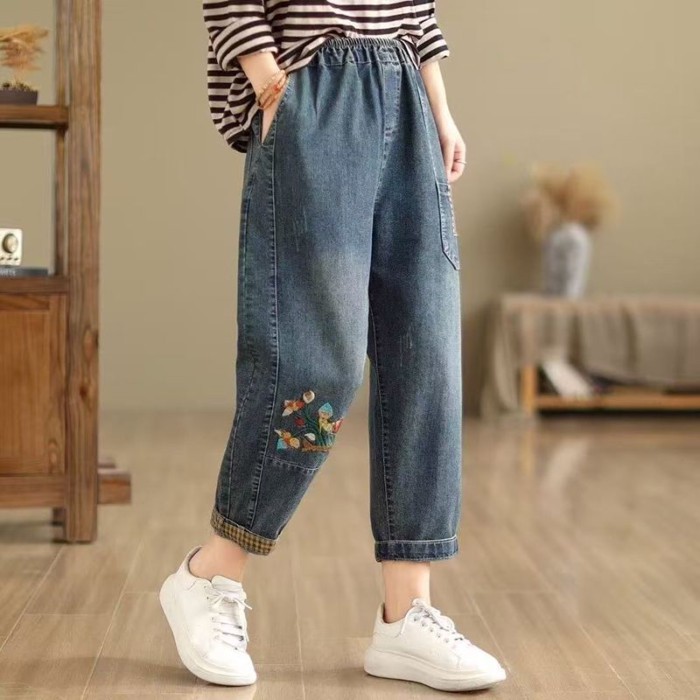 Đàn hồi thêu retro chín điểm quần jean mùa thu cao cấp bố kích thước lớn lỏng lẻo hậu cung