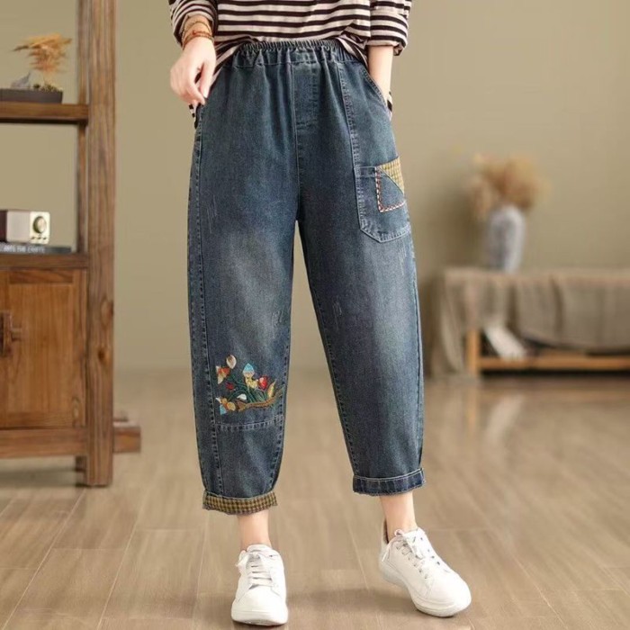 Đàn hồi thêu retro chín điểm quần jean mùa thu cao cấp bố kích thước lớn lỏng lẻo hậu cung