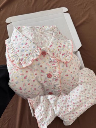 Bộ đồ ngủ cardigan hoa phong cách đồng quê ngọt ngào dành cho nữ có thể mặc bên ngoài bộ quần