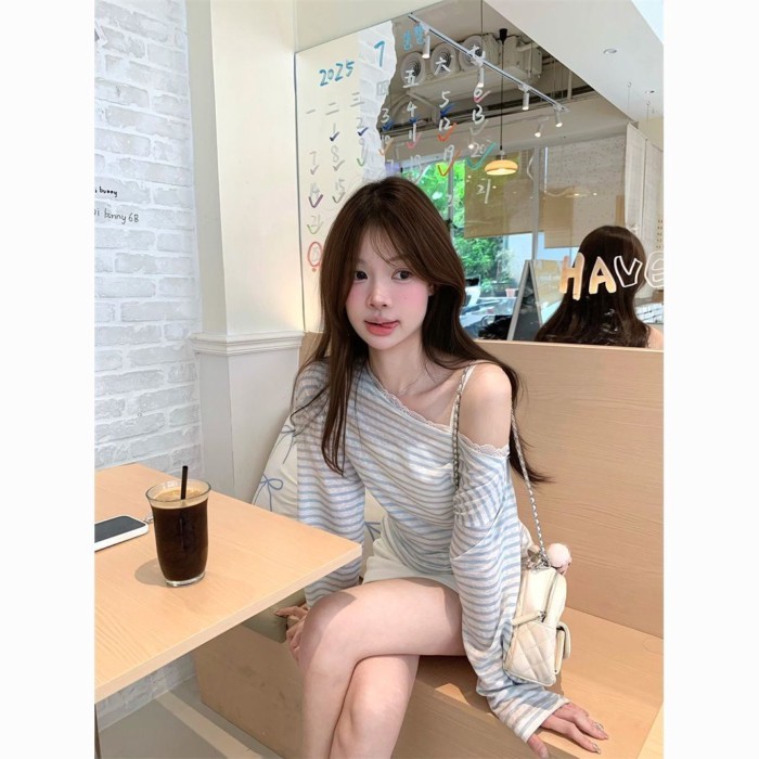 Tinh khiết ham muốn phong cách cổ nghiêng sọc dài tay mùa thu ren nối mỏng lệch vai hàng đầu