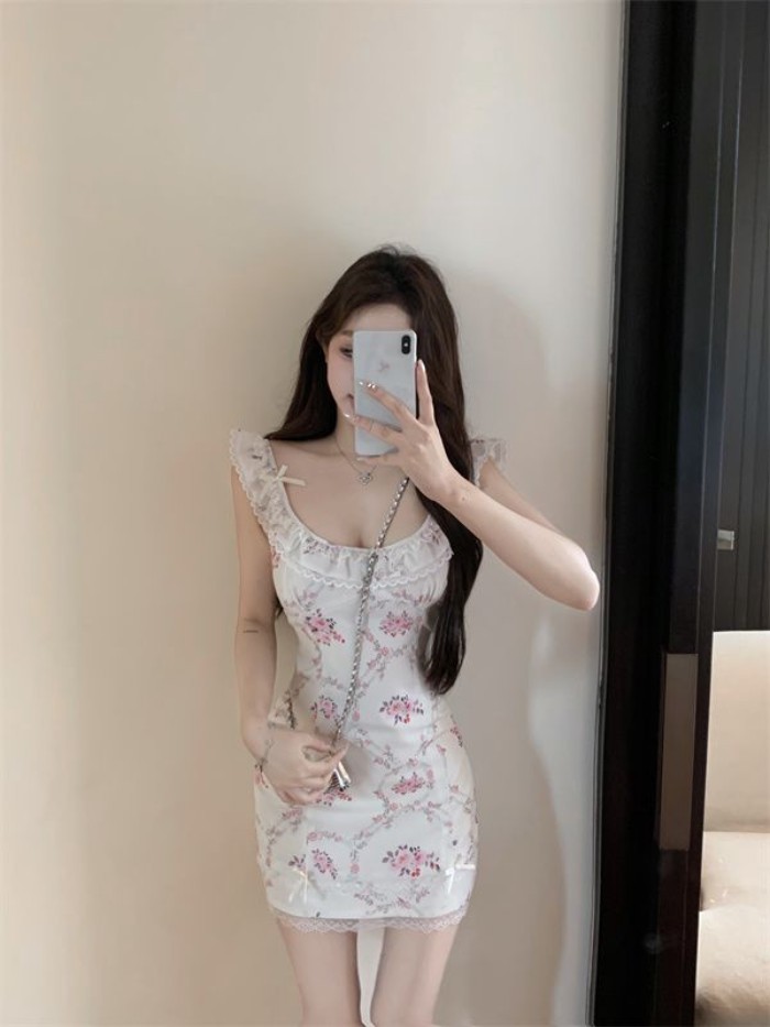 Váy hoa cổ chữ U nhỏ tay bay kiểu Pháp nữ ren nối váy hông váy ngắn eo ngọt ngào