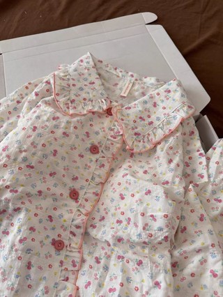 Bộ đồ ngủ cardigan hoa phong cách đồng quê ngọt ngào dành cho nữ có thể mặc bên ngoài bộ quần