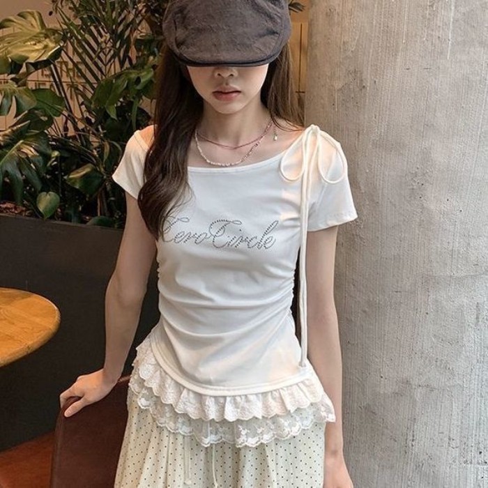 chiếc áo thun ren ngắn tay in chữ cỡ vừa và lớn cho trẻ em mùa hè giảm béo kiểu mới ruy băng kiể