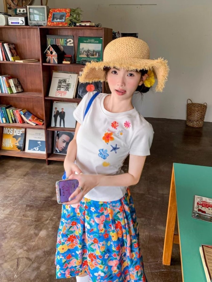 Váy in màu xanh phong cách giản dị dành cho nữ, kiểu dáng nhẹ nhàng và váy xòe ngọt ngào, váy