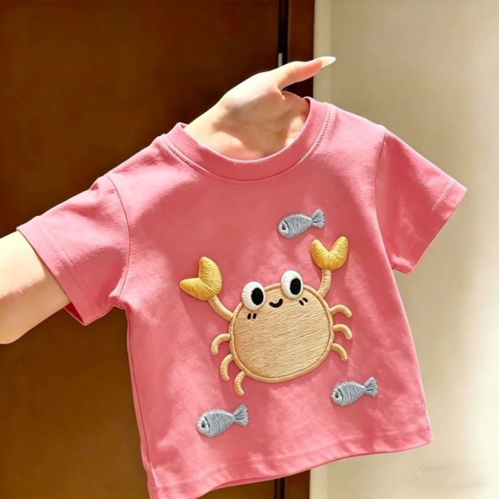 Trẻ em phong cách mùa hè mới giả thêu in hình cua dễ thương hoạt hình ngắn tay bé gái áo cotto