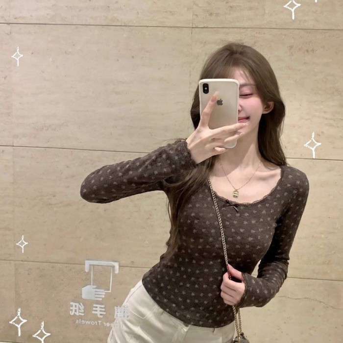 Áo thun dài tay họa tiết hoa sáng tạo dành cho nữ có phối ren, áo xếp tầng bên trong giảm béo
