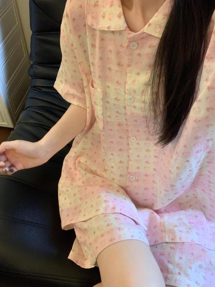 New Sweet Cartoon Floral Hello Kitty Short-sleeved Summer Pajamas Set For Women, Loose And Co