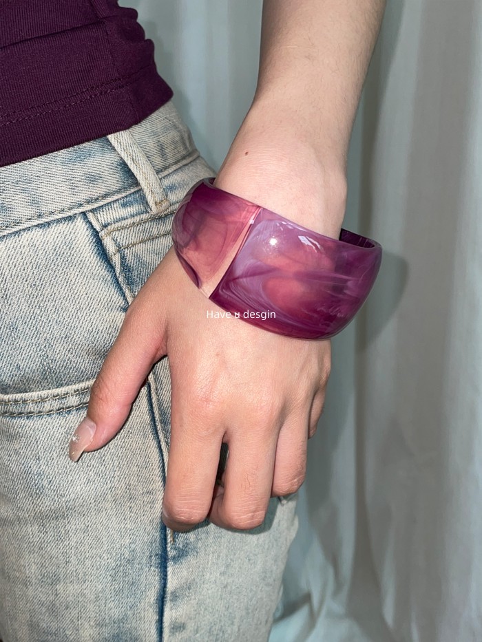 Vòng Tay Hổ Phách Acrylic Retro, Thiết Kế Độc Đáo và Thời Trang
