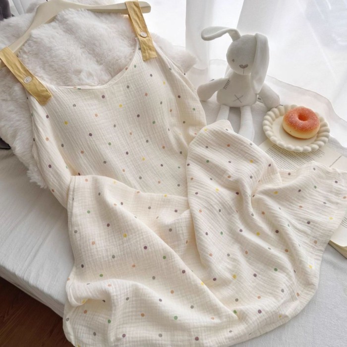 Mẫu mới có thể mặc ra ngoài với miếng đệm ngực riêng, váy ngủ có dây chấm bi nhẹ nhàng, váy n
