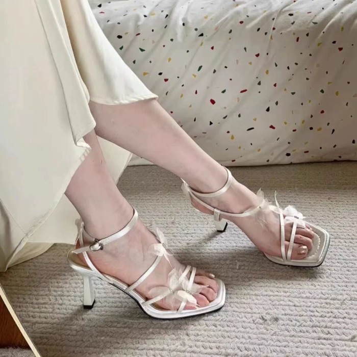 Giày cao gót gót nhọn hình hoa bướm xinh xắn hở mũi dành cho nữ