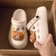 Dễ Thương Rilakkuma Cave Giày Nữ Mùa Hè Áo Khoác Ngoài Mới Đế Dày Chống Trơn Trượt Đi Biển Dé