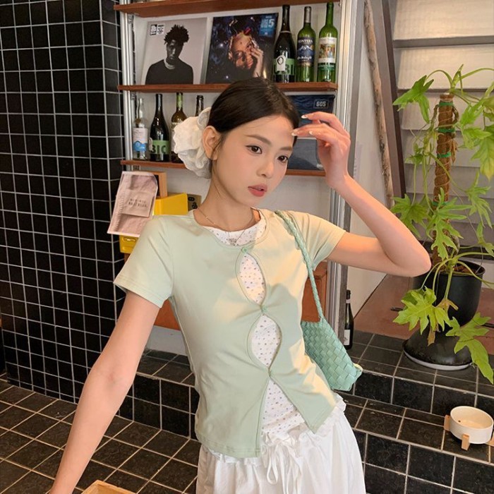 Mùa hè nguyên chất cotton xanh miếng dán cường lực hoa giả hai mảnh ngắn rỗng vai phải áo thun ngắn