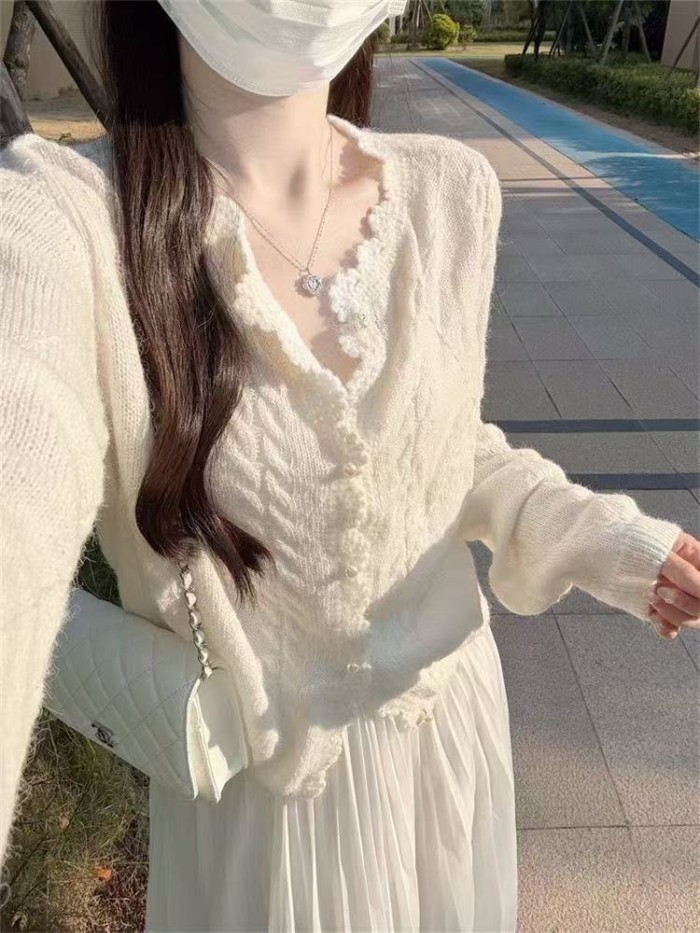 Màu trắng tinh khiết xoắn ngọc trai khóa handmade móc rỗng dệt kim cardigan cổ tròn áo len áo