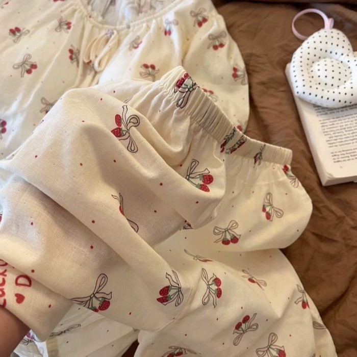Bộ đồ ngủ , quần short cổ tròn phối ren phong cách Hàn Quốc, kiểu dáng nữ tính, có thể mặc ra