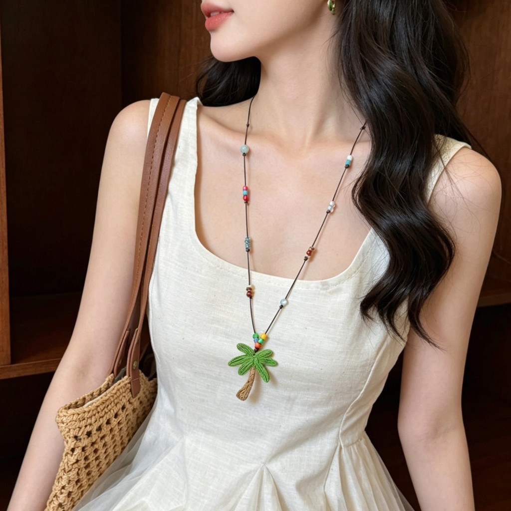 Vòng cổ đính cườm cây dừa bên bờ biển Vòng cổ nữ