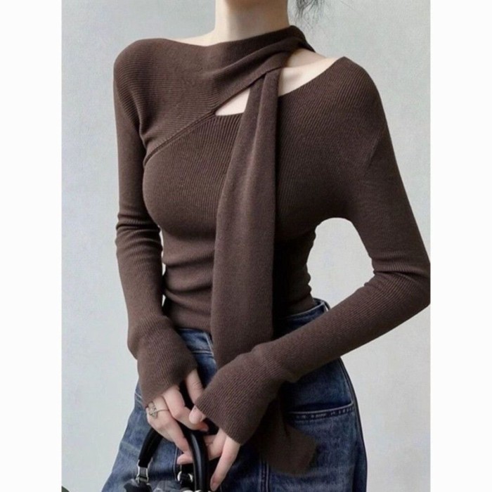 Streamer nữ Maillard màu cà phê áo thun dài tay nhung Đức