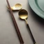 Handmade Giọt Nước Sáng Tạo Hai Năng Đũa Thìa Giá Đỡ Đũa Thép Không Gỉ 304 Đũa Gối Mặt Bàn Đồ Trang Trí