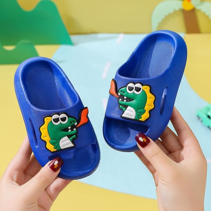 Dép trẻ em đế mềm chống trượt hoạt hình khủng long phun lửa đế dày chống trượt dép bé gái mùa