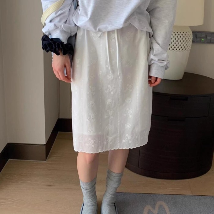 Lan ~ Váy Plus Size Style Mới Hàn Quốc, Thêu Ren, Dáng Thẳng Phù Hợp Nhiều Người