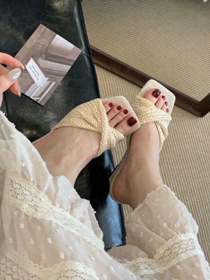 Dép dệt kiểu cổ điển của Pháp dành cho nữ, gót dày thời trang và đa năng với váy, dép đế nêm
